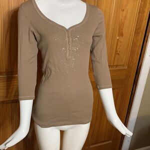 Tee shop ribbed top with embellishment